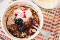 Homemade Blackberry Crisp with Crispy Oat Topping