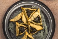 Spinach Fatayer: Savory Middle Eastern Hand Pies Recipe
