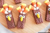 Chocolate Wafer Turkey Treats: DIY Thanksgiving Dessert Ideas
