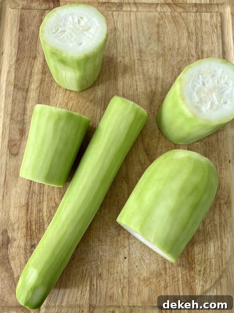 Peeled pieces of Sicilian squash (gagootz).