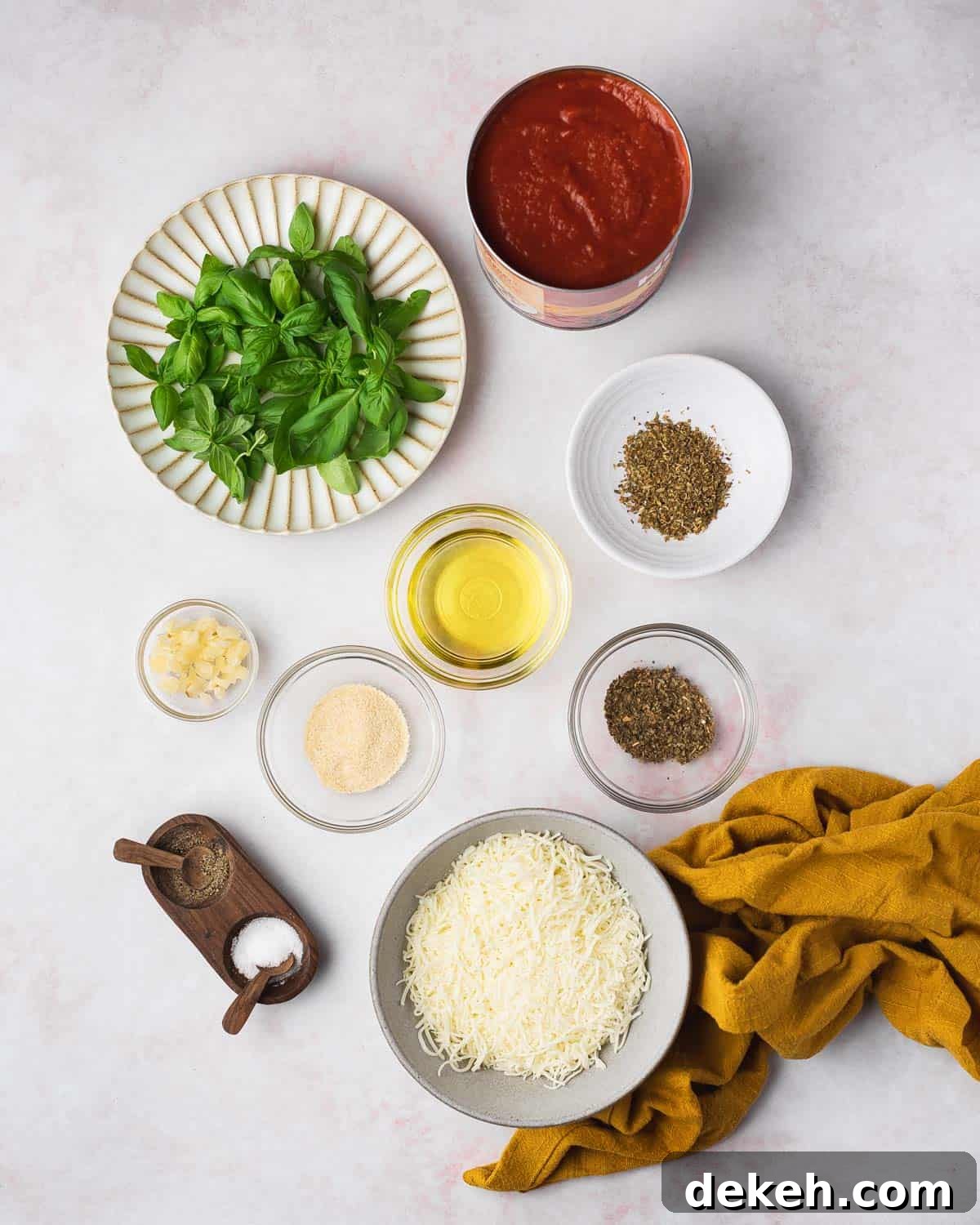 Ingredients needed to make the mozzarella sauce.