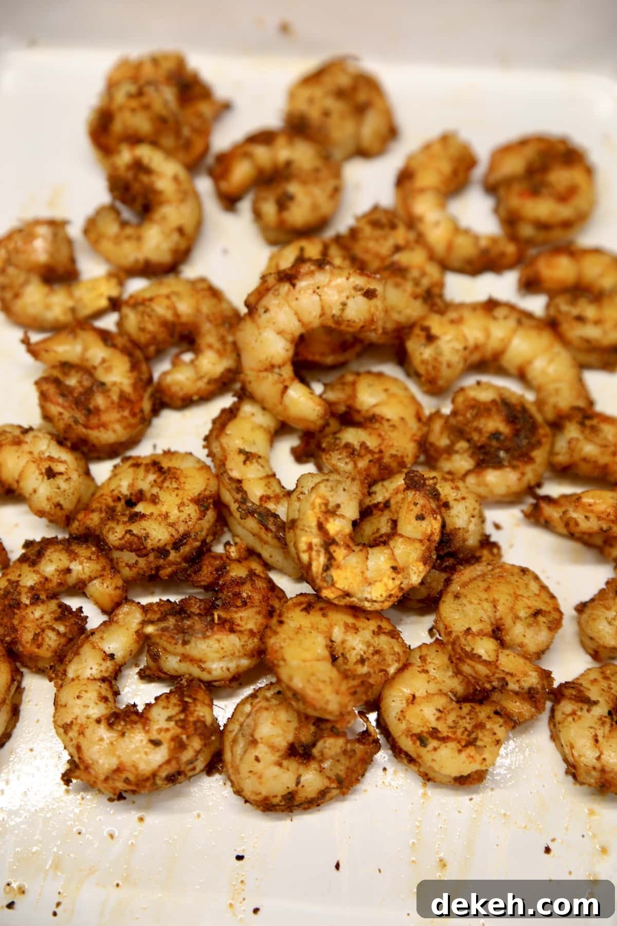 Pan with grilled shrimp. 