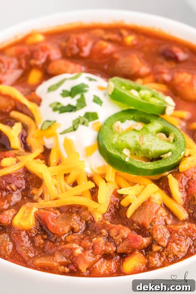 This is an easy crockpot chili recipe! The low and slow cooking process creates the juiciest and richest flavor.