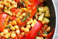 15-Minute Mediterranean Chickpea Skillet Recipe for Busy Weeknights
