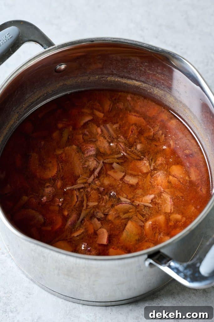 date mixture after being simmered in a pot for an hour. 