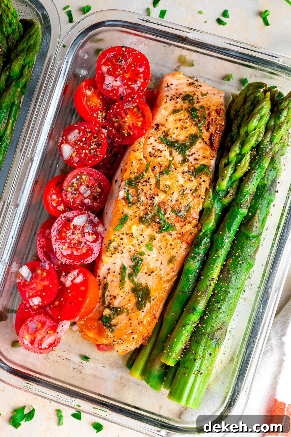 Salmon with Asparagus and Lemon Sauce