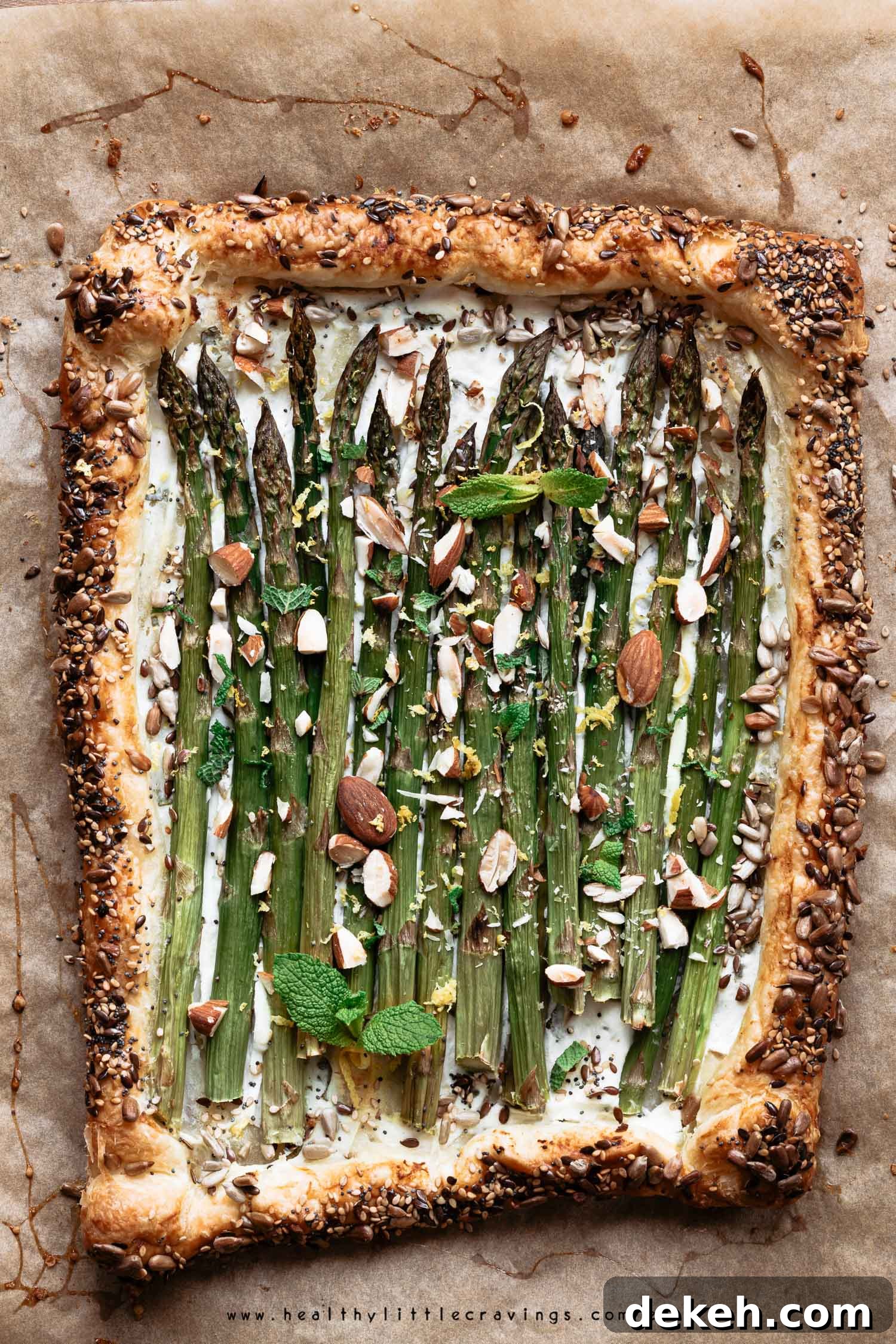Dettaglio torta salata asparagi e ricotta