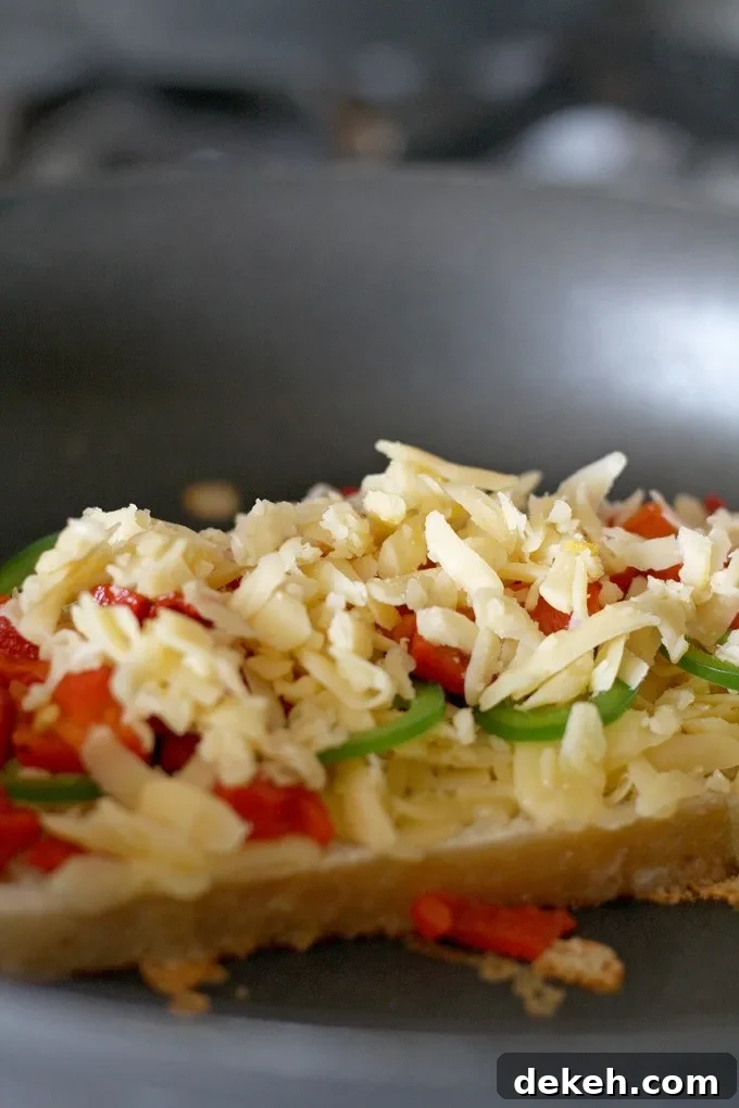 Gouda Jalapeno Roasted Red Pepper Grilled Cheese Sandwich #GooeyGoodness Naturally Delicious Grilled Cheese