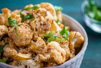 Sriracha-Roasted Cauliflower with Low-Carb Seasoning