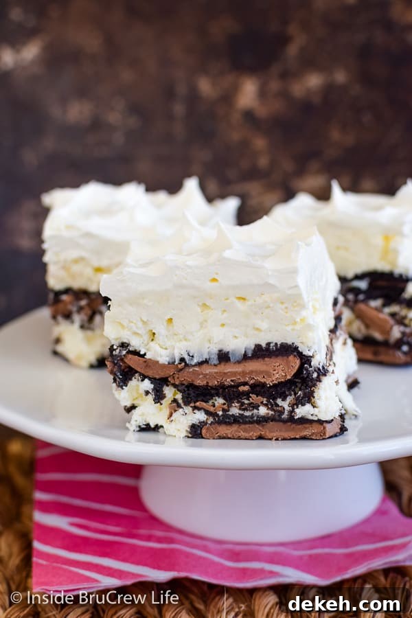 Coconut Oreo Icebox Cake - no bake coconut cheesecake and Oreo cookies makes this icebox cake taste amazing. Make this easy recipe for summer picnics or parties! #iceboxcake #coconut #Oreo #nobake Coconut Oreo Icebox Cake - no bake coconut cheesecake and Oreo cookies makes this icebox cake taste amazing. Make this easy recipe for summer picnics or parties! #iceboxcake #coconut #Oreo #nobake