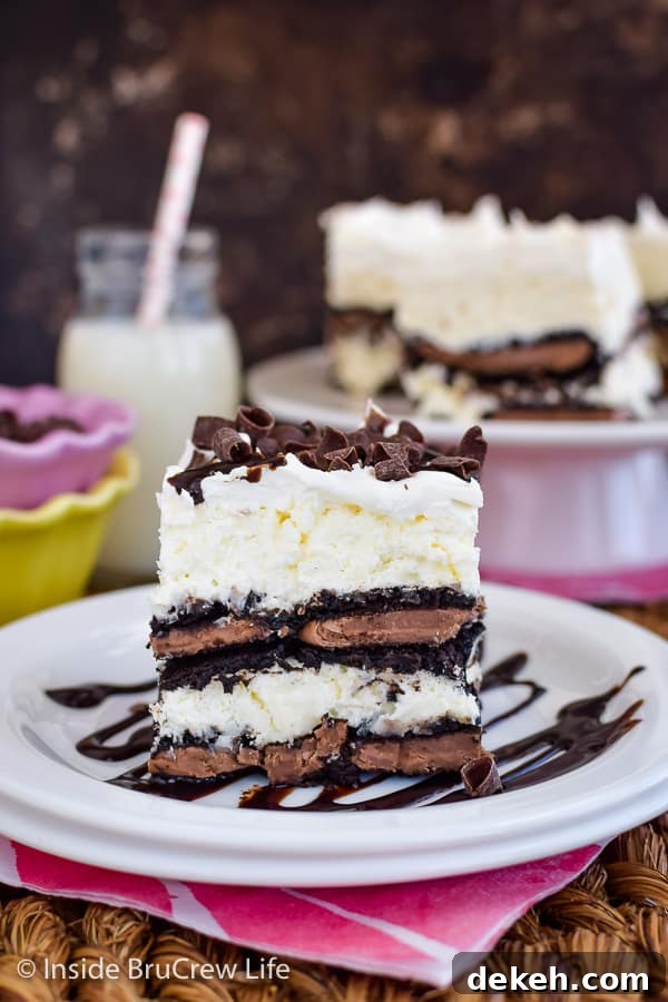 Coconut Oreo Icebox Cake - this icebox cake has layers of no bake coconut cheesecake and chocolate Oreos. Try this easy recipe for summer parties and picnics! #iceboxcake #coconut #Oreo #nobake Coconut Oreo Icebox Cake - this icebox cake has layers of no bake coconut cheesecake and chocolate Oreos. Try this easy recipe for summer parties and picnics! #iceboxcake #coconut #Oreo #nobake