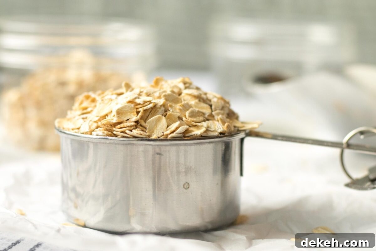 measuring cup with old fashioned oats