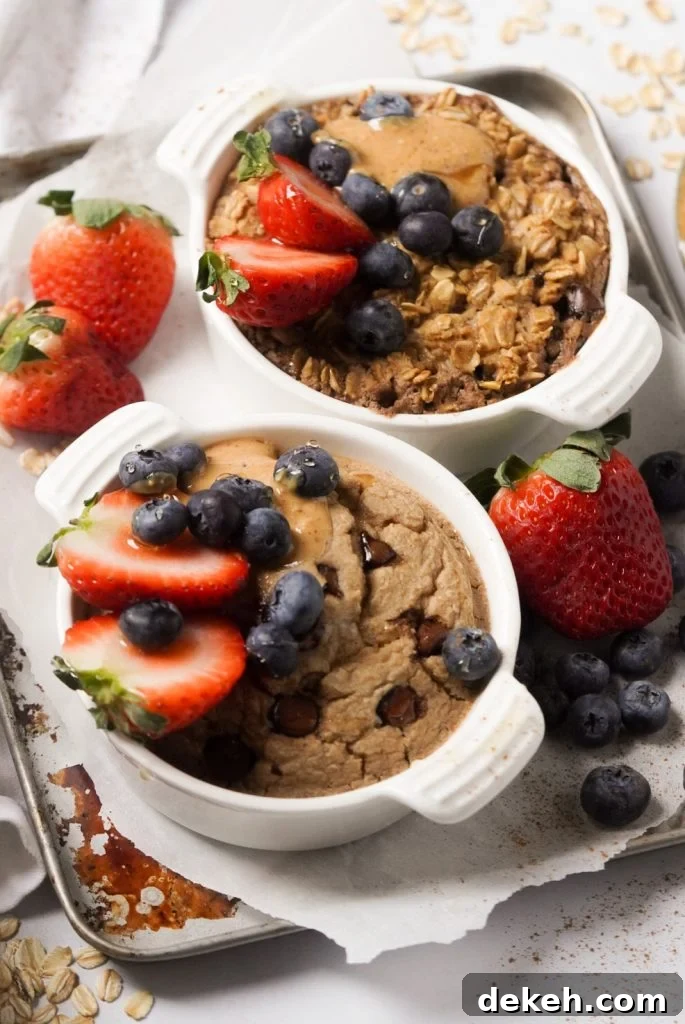 Single-Serve Baked Oats Without Banana 8 baked oats in small ramekin dishes